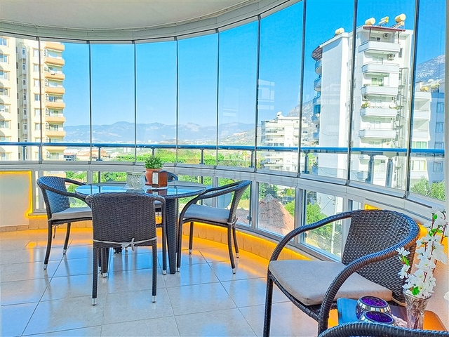 Geräumige 2+1-Wohnung mit großer Terrasse 