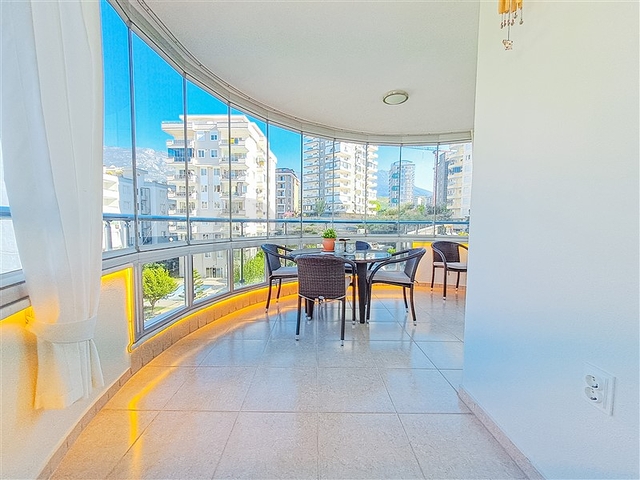 Geräumige 2+1-Wohnung mit großer Terrasse 