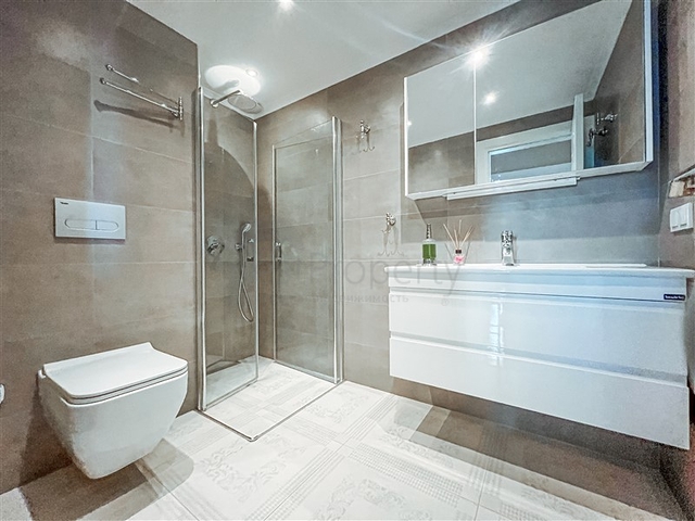 Geräumige 2+1-Wohnung mit großer Terrasse 