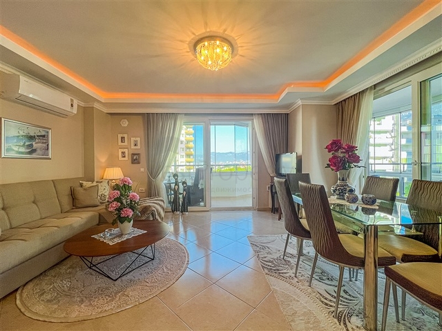 Geräumige 2+1-Wohnung mit großer Terrasse 