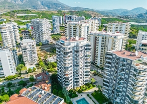 Geräumige 2+1-Wohnung mit großer Terrasse 