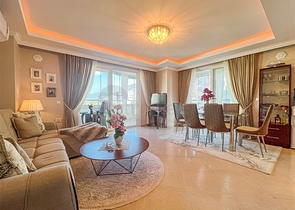 Geräumige 2+1-Wohnung mit großer Terrasse 