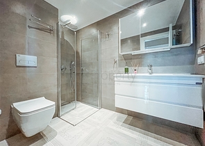 Geräumige 2+1-Wohnung mit großer Terrasse 