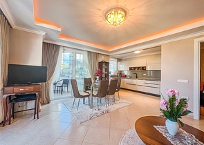 Geräumige 2+1-Wohnung mit großer Terrasse 