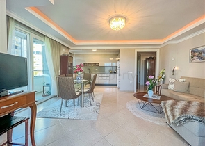 Geräumige 2+1-Wohnung mit großer Terrasse 