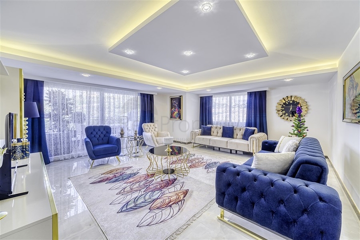 Penthouse mit Bergblick in Kestel