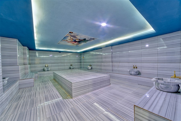 Penthouse mit Bergblick in Kestel