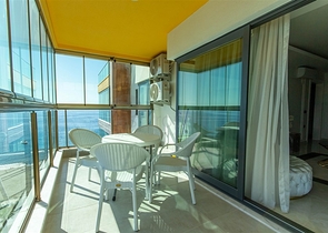 1+1 Wohnung im Stadtteil Mahmutlar, 50 m vom Meer entfernt