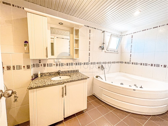 Geräumiges 4+1 Penthouse mit Meerblick