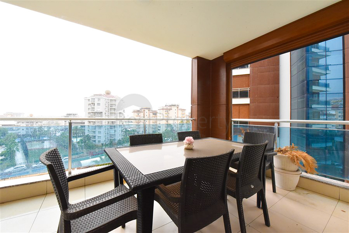 Geräumige 3+1-Wohnung in Dschikkilli