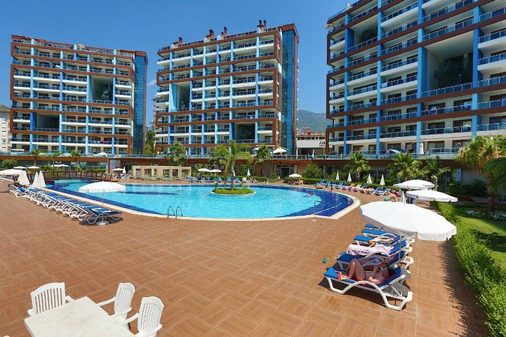 Geräumige 3+1-Wohnung in Dschikkilli