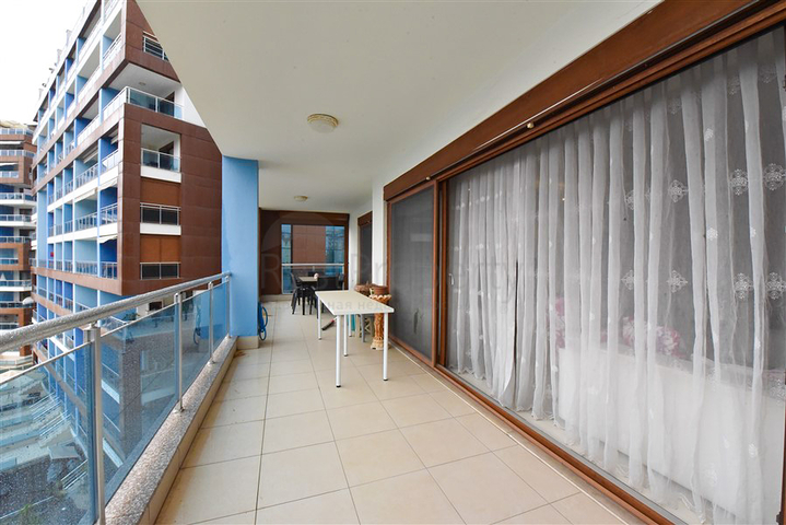 Geräumige 3+1-Wohnung in Dschikkilli