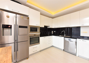 Geräumige 3+1-Wohnung in Dschikkilli