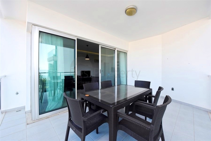 2+1 Apartment mit Meerblick in Kestel