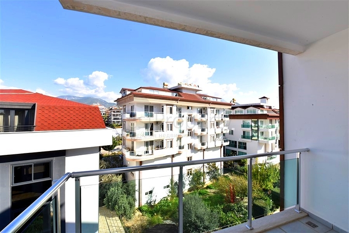 2+1 Apartment mit Meerblick in Kestel