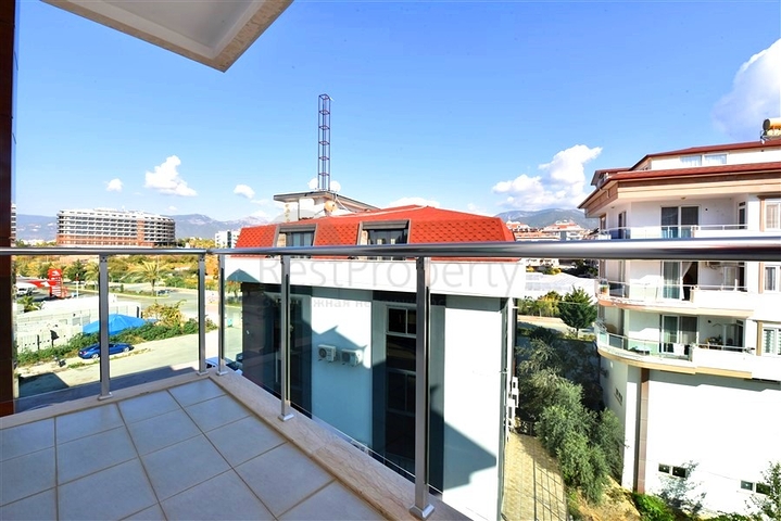 2+1 Apartment mit Meerblick in Kestel