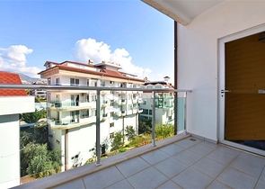 2+1 Apartment mit Meerblick in Kestel