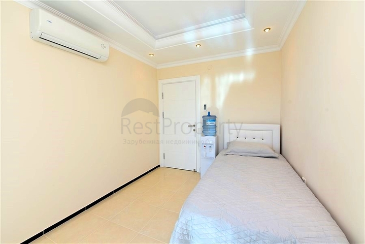 4+1 Duplex-Penthouse im Stadtteil Kestel, nur 20 m vom Meer entfernt