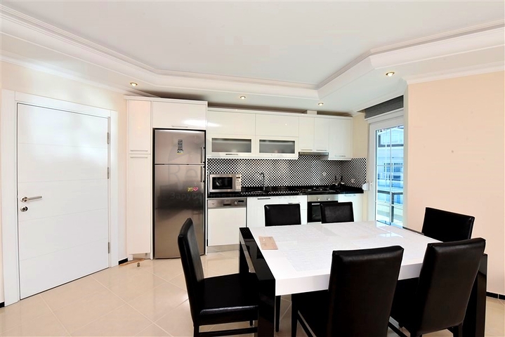 4+1 Duplex-Penthouse im Stadtteil Kestel, nur 20 m vom Meer entfernt