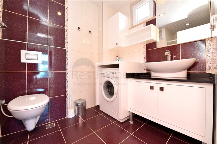 4+1 Duplex-Penthouse im Stadtteil Kestel, nur 20 m vom Meer entfernt