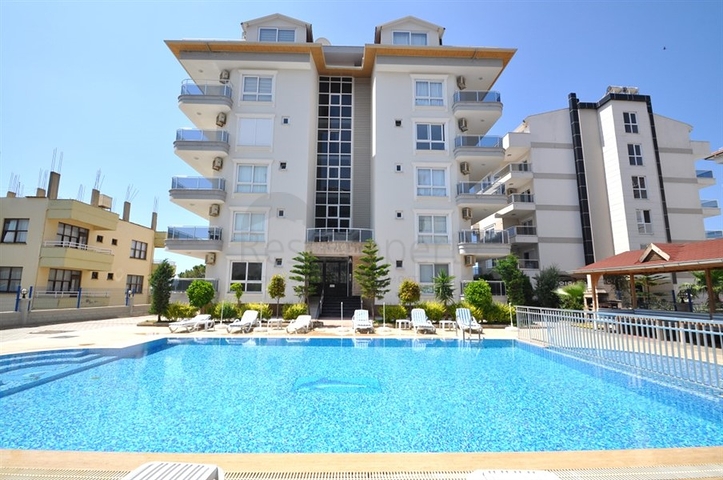 4+1 Duplex-Penthouse im Stadtteil Kestel, nur 20 m vom Meer entfernt