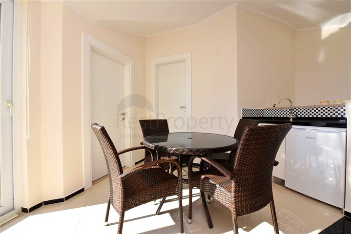 4+1 Duplex-Penthouse im Stadtteil Kestel, nur 20 m vom Meer entfernt