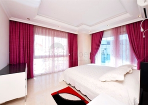 4+1 Duplex-Penthouse im Stadtteil Kestel, nur 20 m vom Meer entfernt