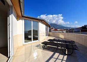 4+1 Duplex-Penthouse im Stadtteil Kestel, nur 20 m vom Meer entfernt