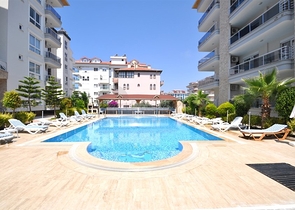 4+1 Duplex-Penthouse im Stadtteil Kestel, nur 20 m vom Meer entfernt