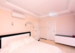 4+1 Duplex-Penthouse im Stadtteil Kestel, nur 20 m vom Meer entfernt