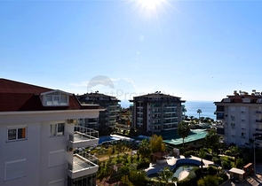 4+1 Duplex-Penthouse im Stadtteil Kestel, nur 20 m vom Meer entfernt