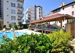 4+1 Duplex-Penthouse im Stadtteil Kestel, nur 20 m vom Meer entfernt