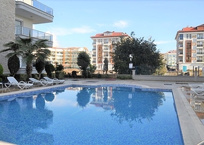 4+1 Duplex-Penthouse im Stadtteil Kestel, nur 20 m vom Meer entfernt