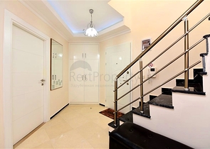 4+1 Duplex-Penthouse im Stadtteil Kestel, nur 20 m vom Meer entfernt