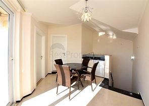 4+1 Duplex-Penthouse im Stadtteil Kestel, nur 20 m vom Meer entfernt