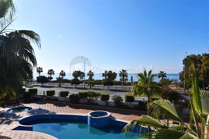 Geräumige Zweizimmerwohnung 50 m vom Meer entfernt