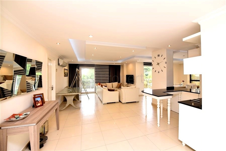 Geräumige und helle 3+1-Wohnung vom Eigentümer in Avsallar