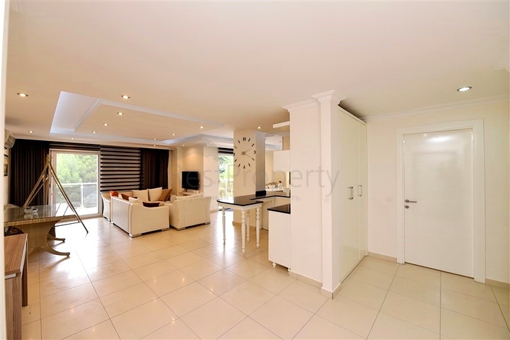 Geräumige und helle 3+1-Wohnung vom Eigentümer in Avsallar