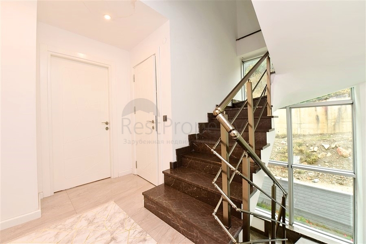 Luxusvilla mit 5+1 Grundriss in Alanya