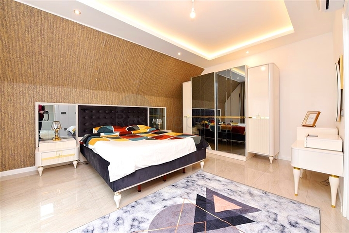 Luxusvilla mit 5+1 Grundriss in Alanya