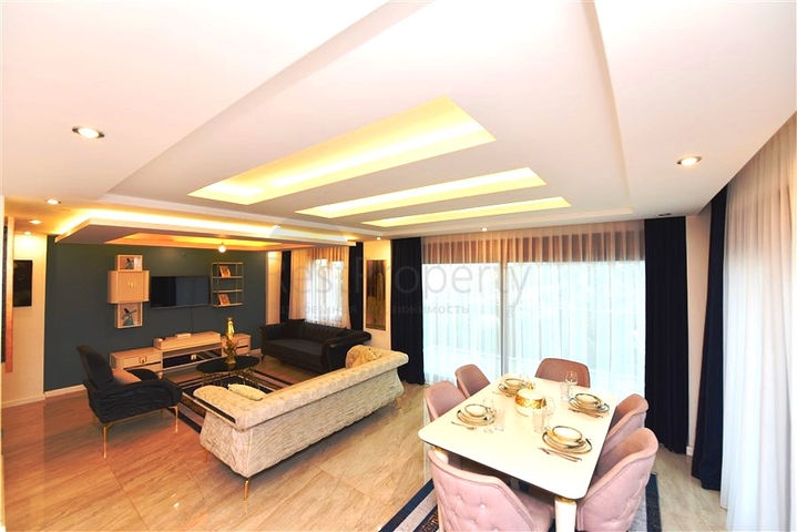 Luxusvilla mit 5+1 Grundriss in Alanya
