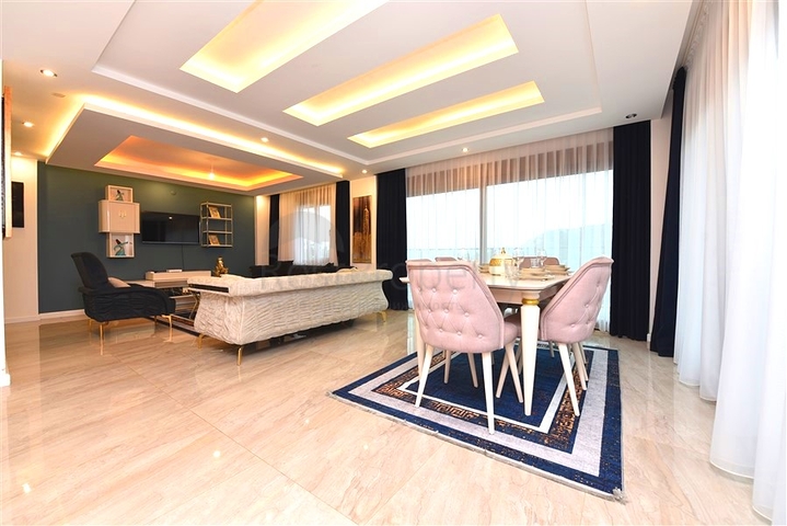 Luxusvilla mit 5+1 Grundriss in Alanya