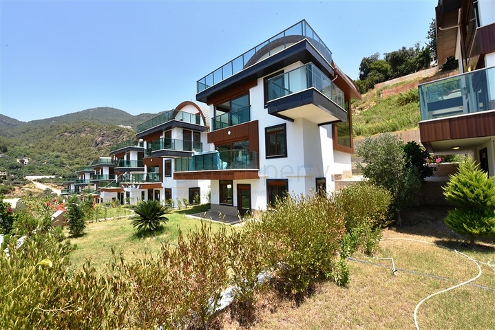 Luxusvilla mit 5+1 Grundriss in Alanya