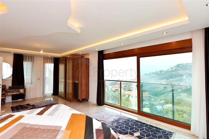 Luxusvilla mit 5+1 Grundriss in Alanya