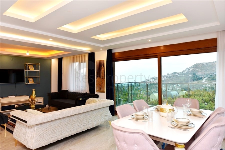 Luxusvilla mit 5+1 Grundriss in Alanya