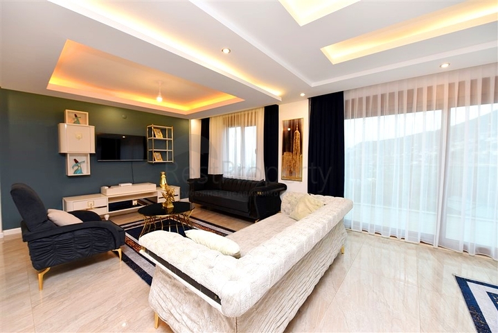 Luxusvilla mit 5+1 Grundriss in Alanya