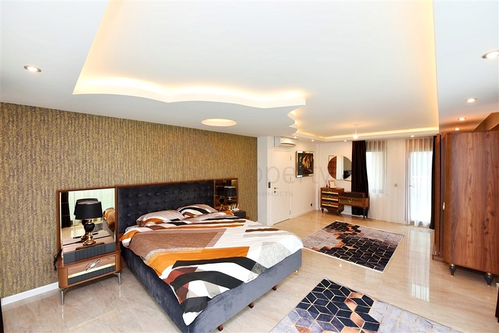 Luxusvilla mit 5+1 Grundriss in Alanya