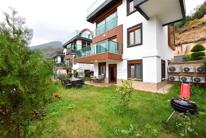 Luxusvilla mit 5+1 Grundriss in Alanya