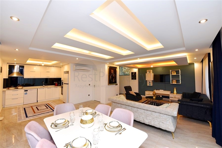 Luxusvilla mit 5+1 Grundriss in Alanya