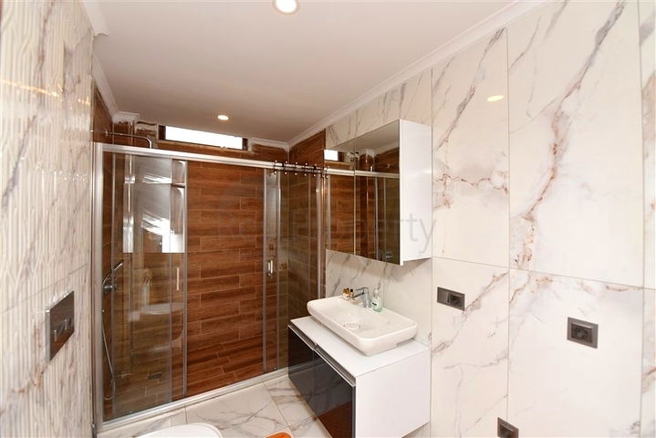 Luxusvilla mit 5+1 Grundriss in Alanya